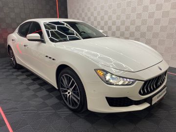 Gebrauchtwagen Maserati Ghibli Ghibli 3.0 KeyGo-NAVIG.-19"-LEDER-TEMP-USB-PDC in Fulda